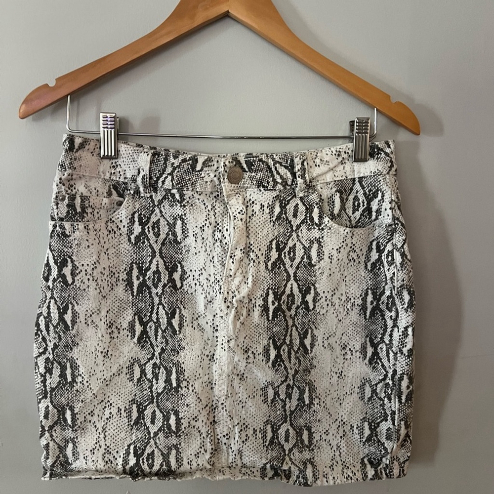 Almost Famous Black and White Snakeskin Print Skirt Mini Going Out Club